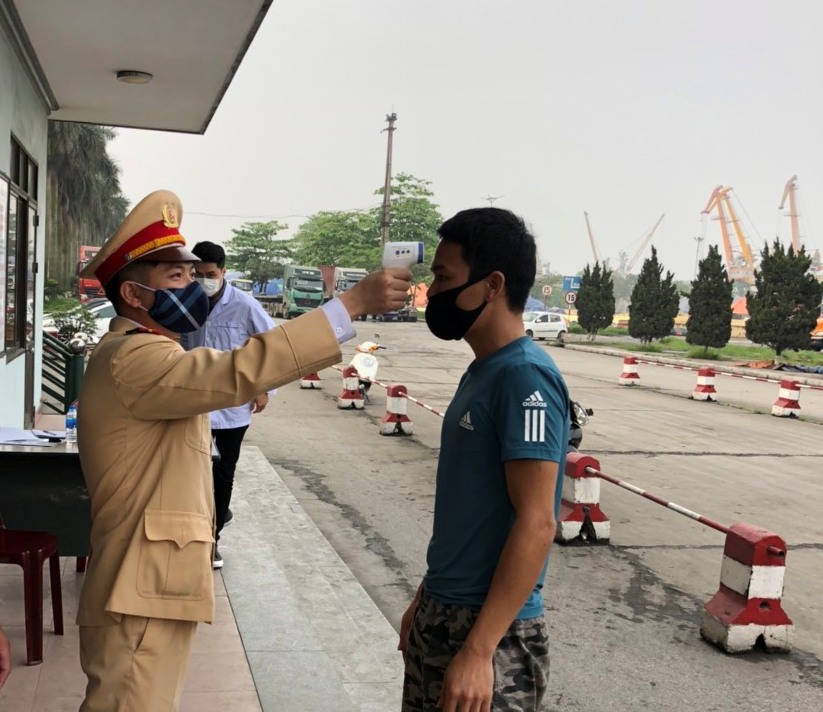 Kiểm soát tại các tuyến đường sông ra, vào thành phố